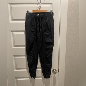 Lululemon dance studio mid rise jogger US 6